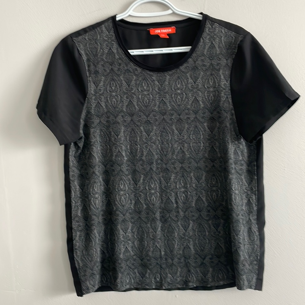 Black print short sleeve shirt graphic tshirt